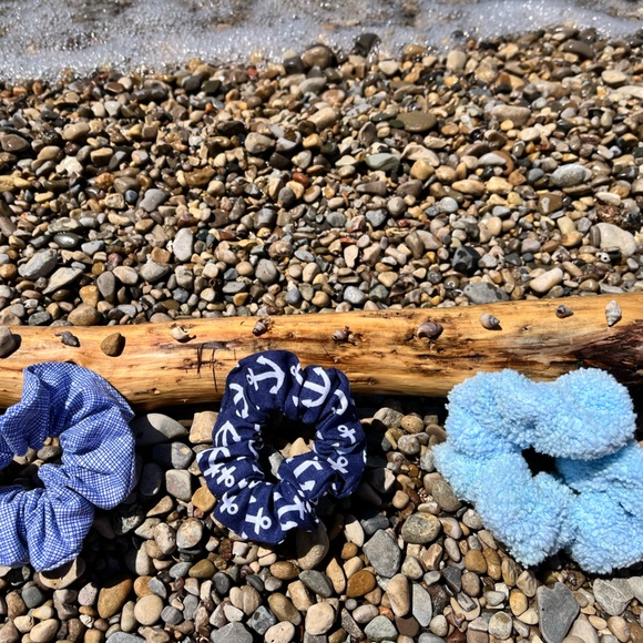 3 for $12 HANDMADE scrunchies ♥️💙🤍🧡🎀💚 - Picture 2 of 4